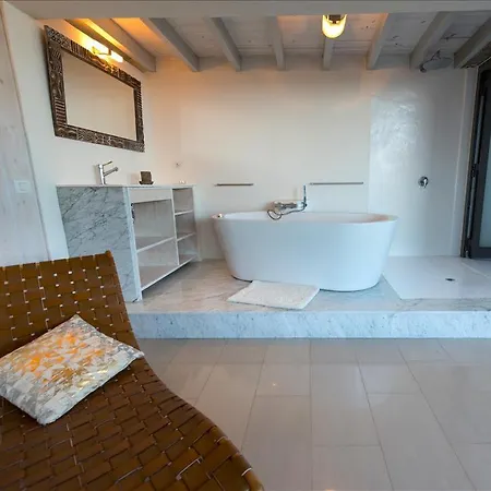 Sleeps 12 With Pool Villa *