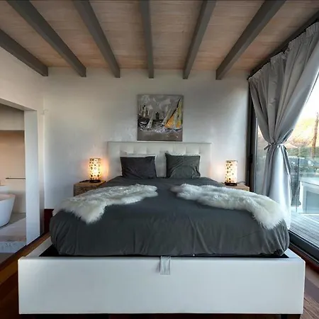 Sleeps 12 With Pool Villa *